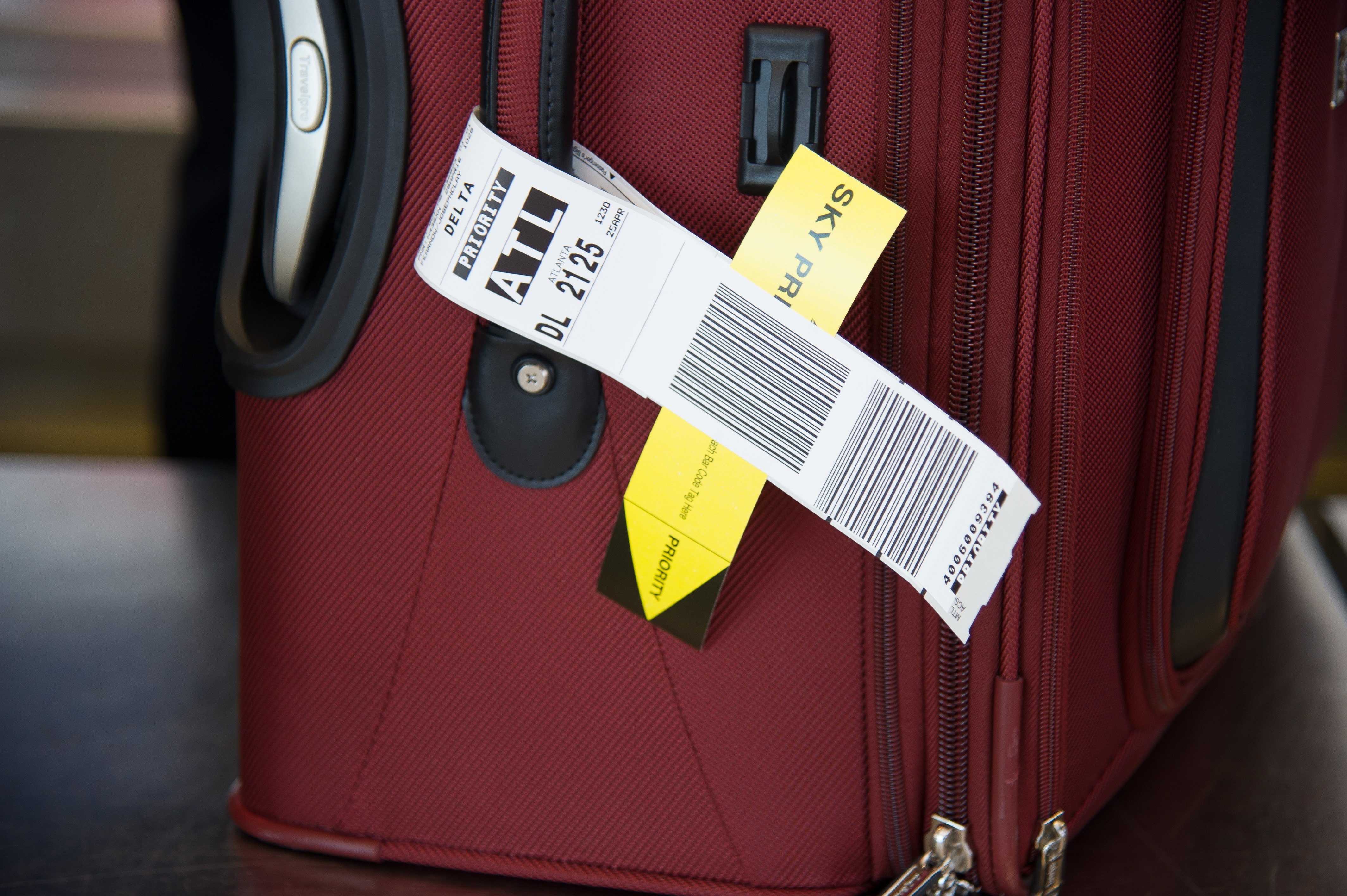 Luggage tag recognition, reading and matching system for airports